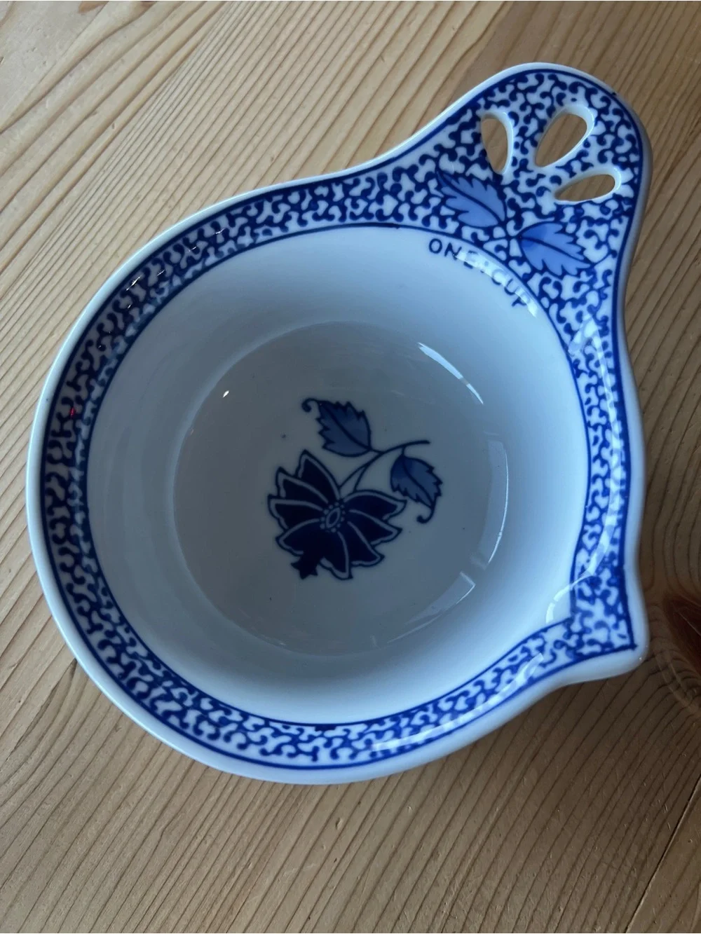 Pier 1 Ceramic Nesting Measuring Cups